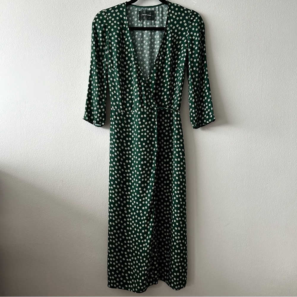 Reformation Wrap Midi Dress in Floral Daisy green and white - Size small